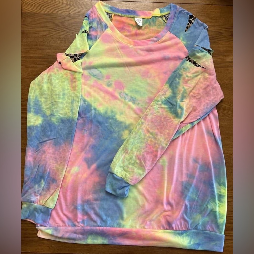 🆕 SunShine & Rodeos TieDye/Leopard Long Sleeve Tee🆕